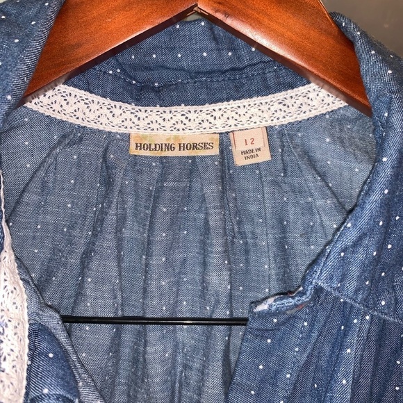 Anthropologie Holding Horses Western Chambray Cold Shoulder Button Down Top 12 - Picture 3 of 9